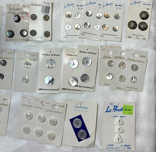 Buttons Huge Lot New Vintage Assorted colors Sizes Mother of Pearl - Picture 4 of 4