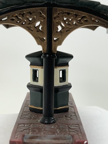 Plataforma de tren Estación Victoria Departamento 56 Colección Heritage Village #5575-1 - Imagen 8 de 10