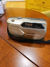 Fujifilm Digital FinePix 1400 Zoom 1.3Mega Pixels Works Needs Card