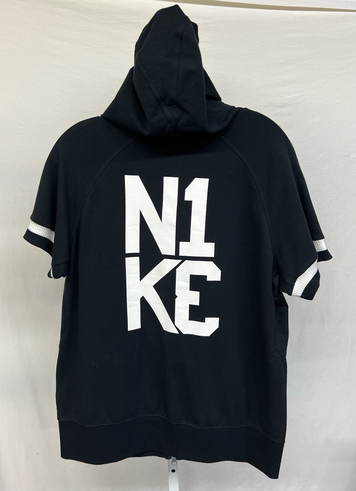 SACAI X NIKE Giacca Nike donna taglia M nera dri fit full zip con cappuccio corsa manica corta nuova con etichetta