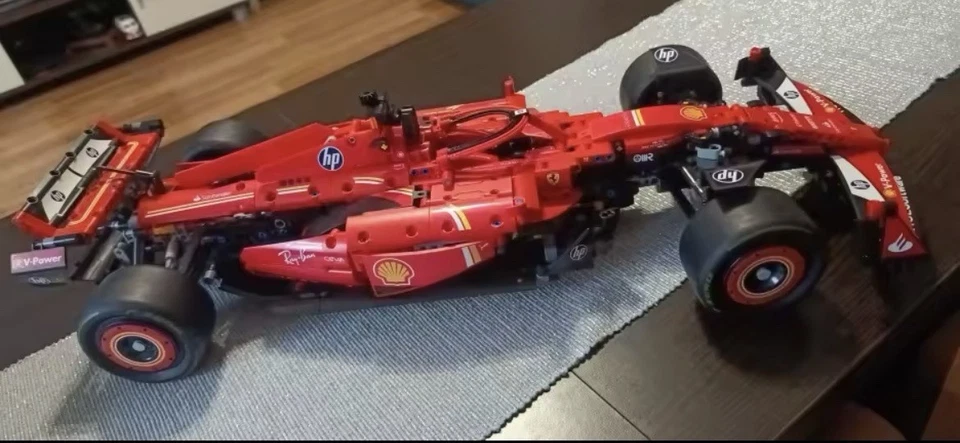 Technic Monoposto F1 Ferrari SF-24 Modello di Auto Formula1 NO SCATOLA - Immagine 4 di 4