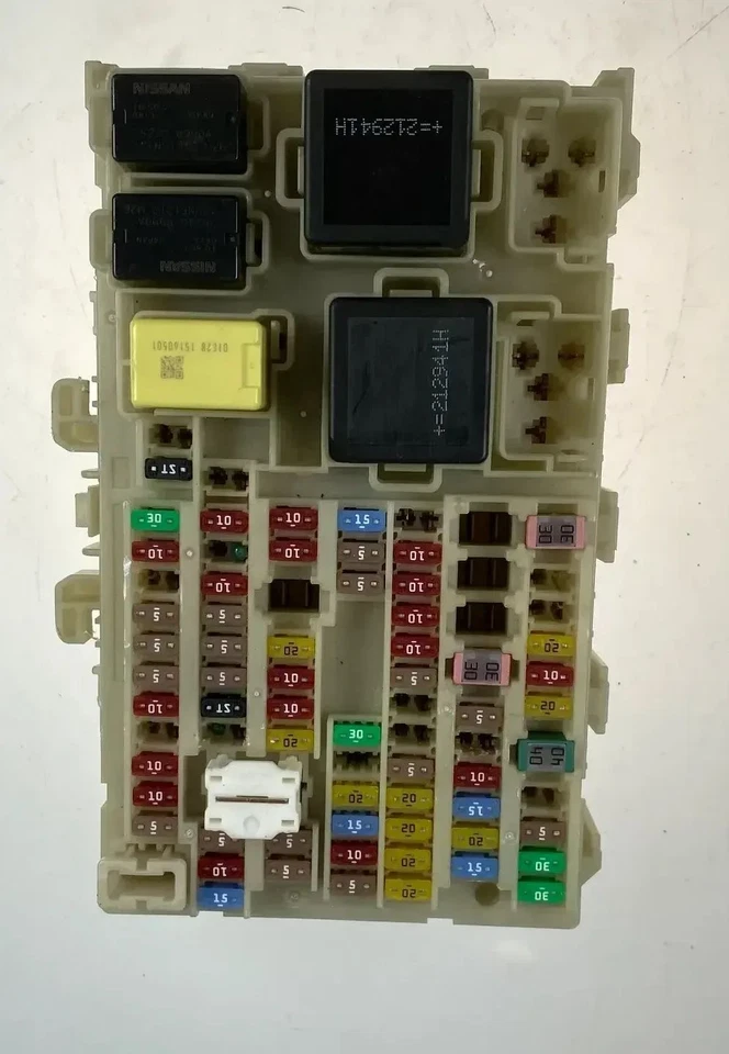 Original Nissan fuse box power distributor Qashqai J12 243506RA0B - Image 2 of 4