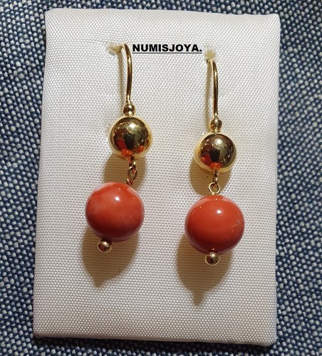 Des boucles d'oreille en or jaune 18 carats…42000da