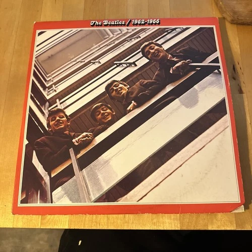 THE BEATLES ‘1962-1966 (The Red Album)’ 1970s Double Vinyl LP in Gatefold – ZZ2