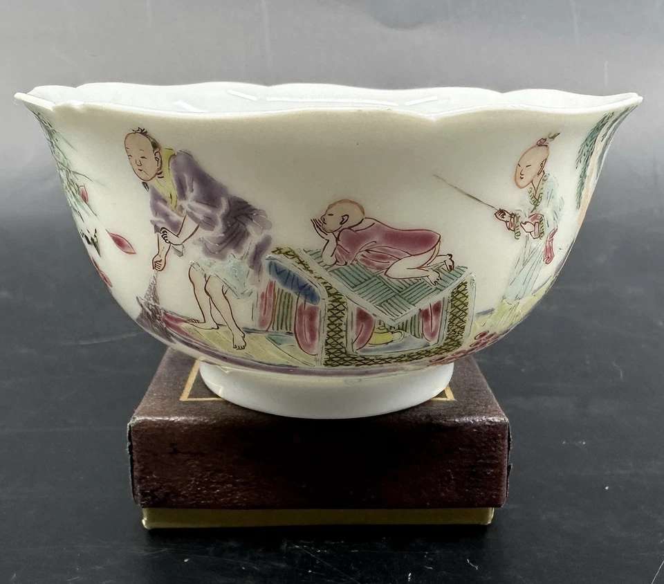 Antique Chinese Famille Rose Porcelain Scalloped Bowl Late Qing Guangxu 3⅝” - Image 1 of 4
