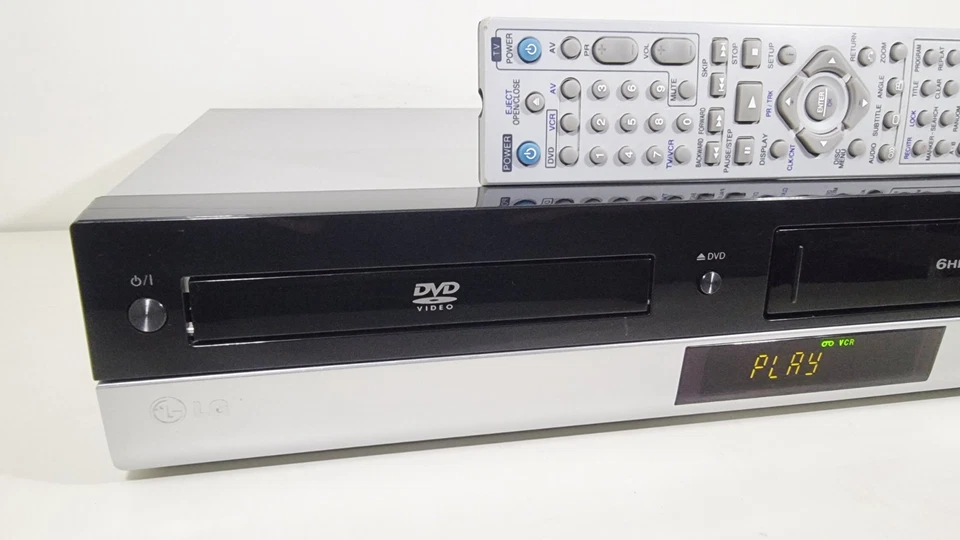 VIDEOREGISTRATORE COMBINATO DVD VHS LG V190 LETTORE CASSETTE VCR COMBO. - Immagine 2 di 4