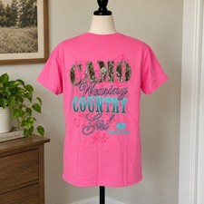 Mossy Oak Womens M Pink Camo Wearing Country Girl Graphic T Shirt Hunting Mossy Oak Womens M Pink Camo Wearing Country Girl Graphic T Shirt Hunting