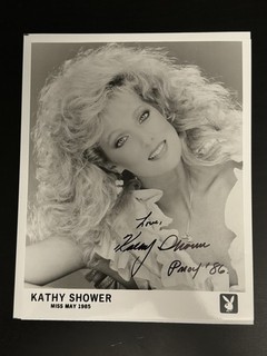 KATHY SHOWER SIGNED 8 X 10 PHOTO PLAYBOY PLAYMATE PROMO MAY 1985 W/ COA