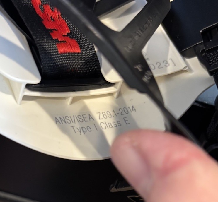 3M SecureFit Safety Helmet White X5001-ANSI Climbing Style Ratchet X5000 Size 50