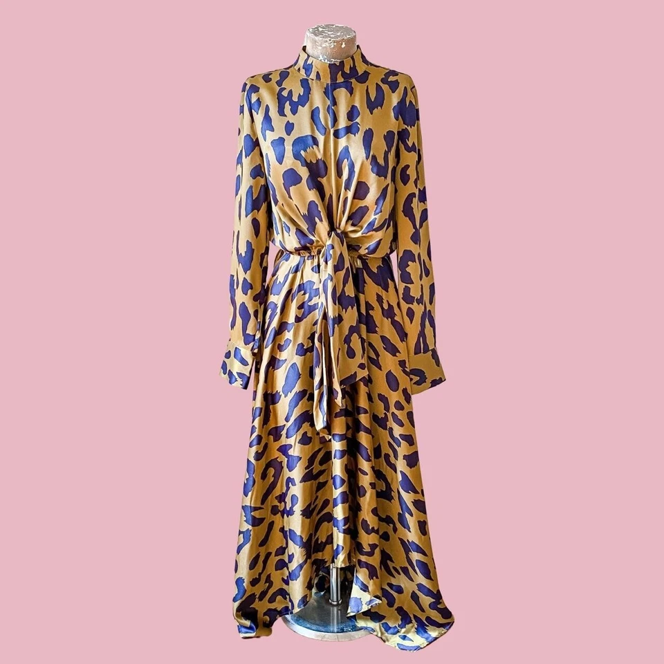 Vestido Moon River Leopardo Nuevo sin Etiquetas Talla Mediana Midi Asimétrico Manga Larga Cóctel
