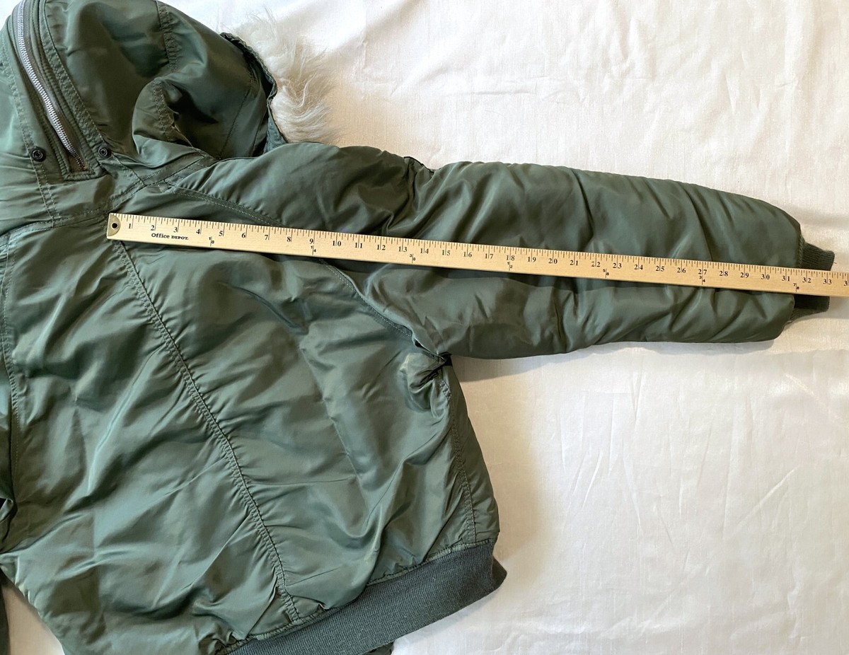 Vintage ALPHA IND JACKET FLYING MAN'S HEAVY ATTACHED HOOD N Vintage ALPHA IND JACKET FLYING MAN'S HEAVY ATTACHED HOOD N