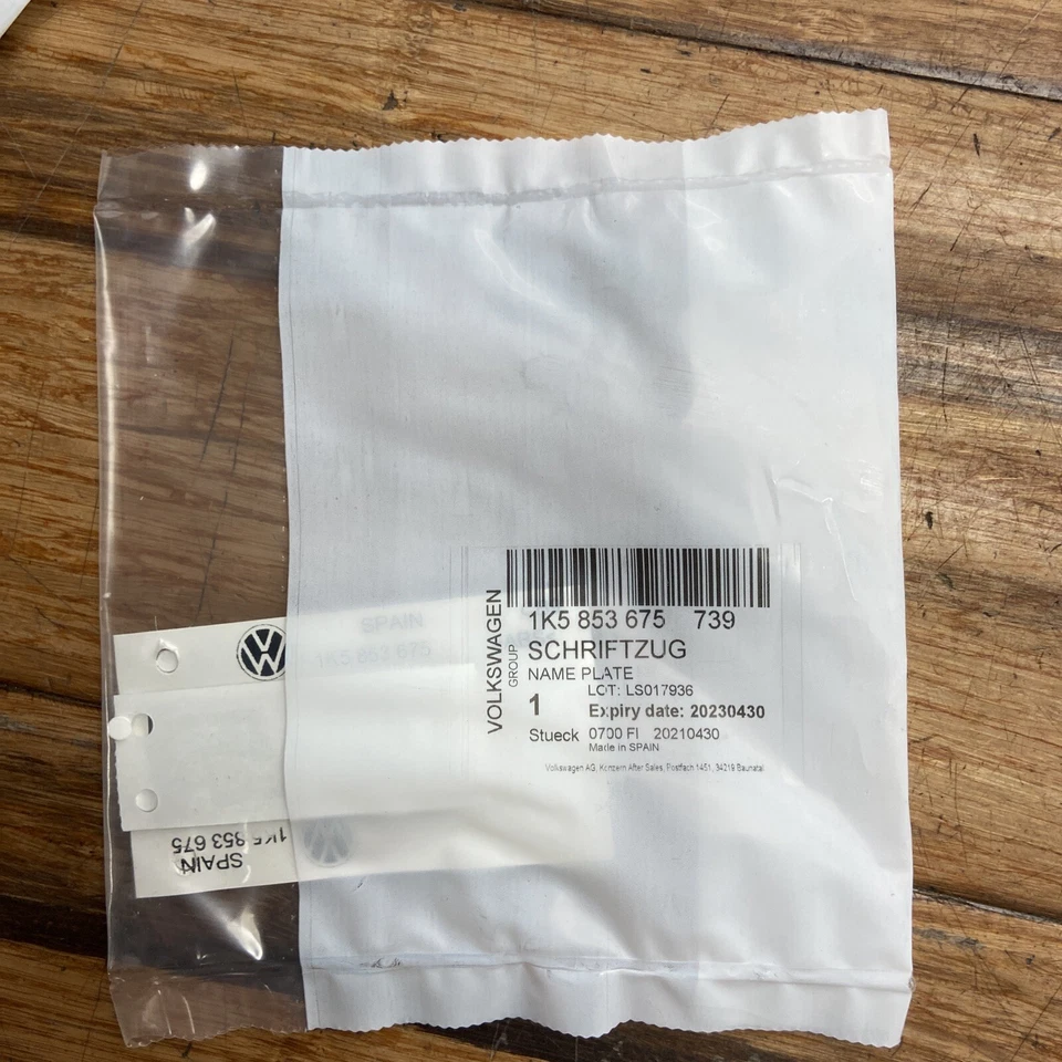 Volkswagen Jetta 2006-2010 emblema "2,5" cromo para portón trasero 1K5853675739 OEM Foto 3 de 4