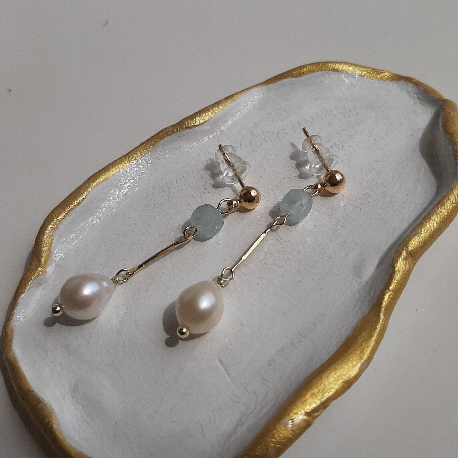 Boucles d'oreilles perles de culture aigue-marine en plaqué or, le cadeau d'anniversaire idéal