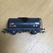 Bachmann 37-589 OO Scale TTA Tank Wagon Charringtons Black (Weathered) - No Box