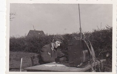 Foto - Soldat mit Nachrichten Technik - 1930/40