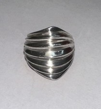 925 Sterling Silver Elegant Ribbed Band Ring