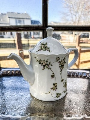 Eschenbach Teapot And Lid - Green Vine Pattern 
