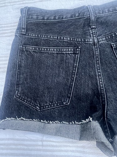Madewell Größe 28 (31) hohe Leibhöhe perfekte Jeansshorts schwarz 2,5" Schrittlänge roher Saum - Bild 18 von 19