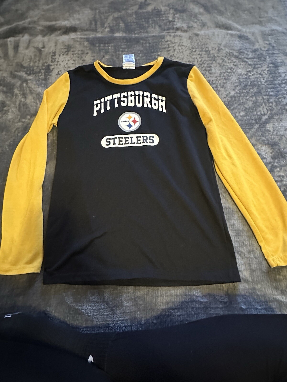 Youth XL NFL Team Apparel Pittsburgh Steelers football long sleeve shirt