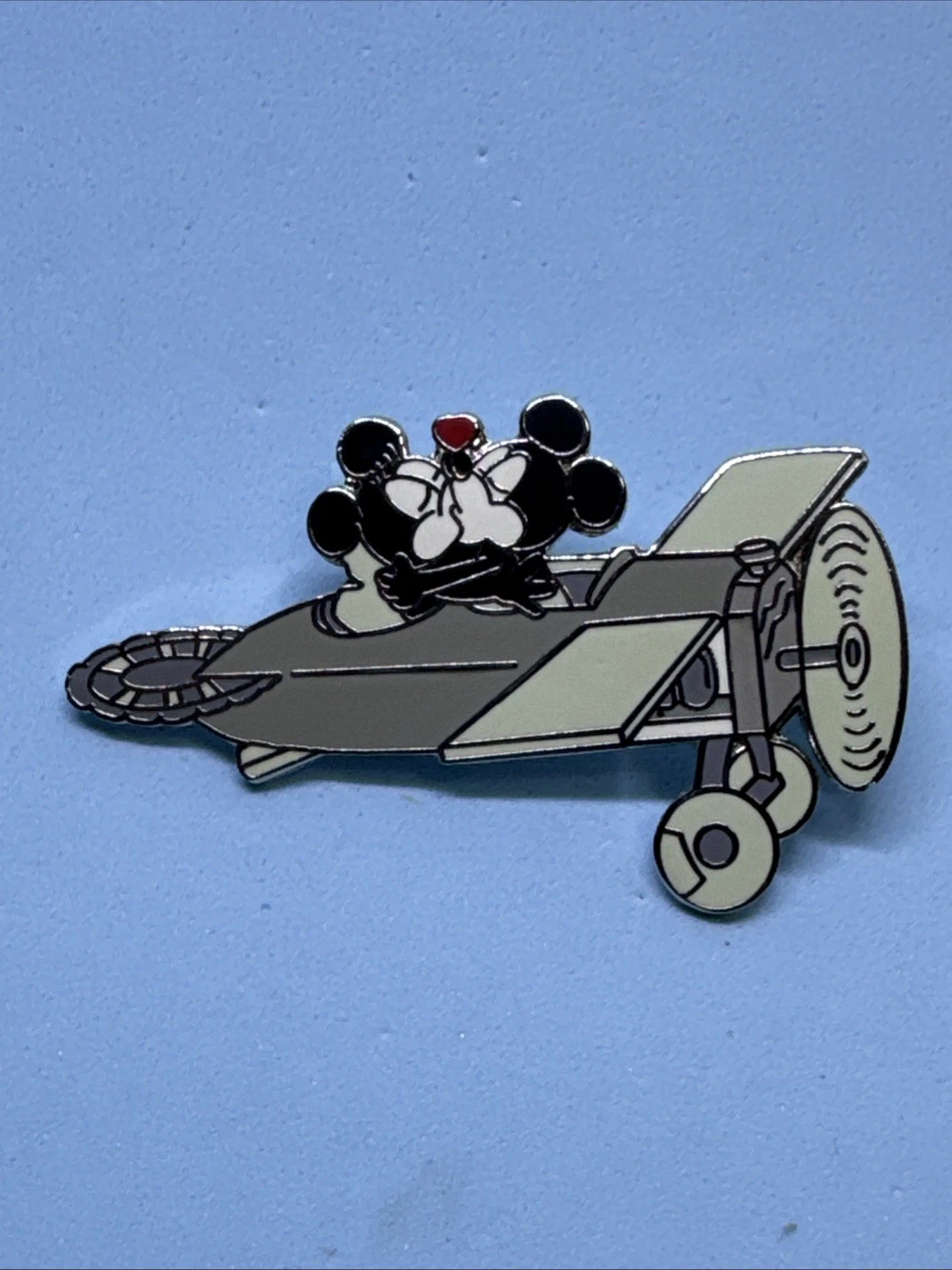 Disney WDW - Mickey & Minnie - Kissing in an Airplane - Plane Crazy Pin 27702