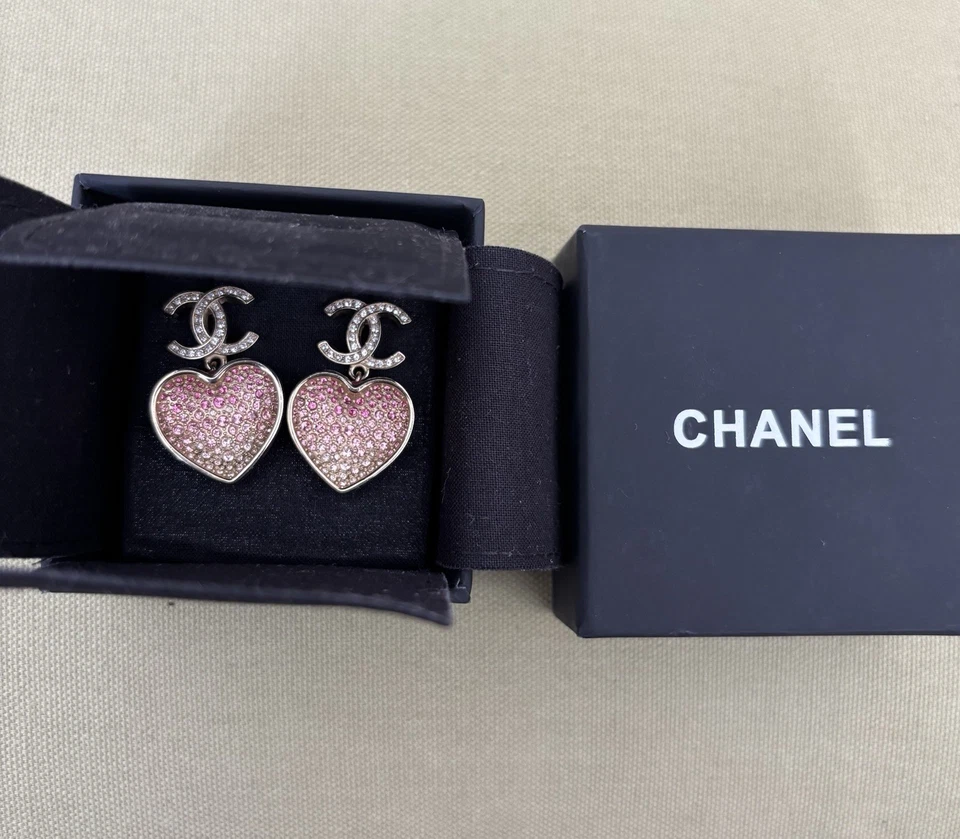 Chanel CC Herzform Ohrringe - Bild 3 von 4