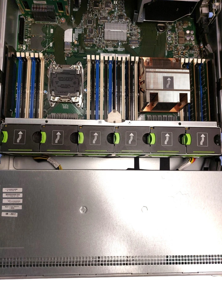 Cisco UCS C240 M4 Rack Server E5-2680 V3 @ 2,5GHz 64GB 16 x SFF Mega RAID # 12 - Bild 4 von 4