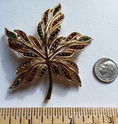 VINTAGE TRIFARI CROWN   LEAF GOLD TN BROOCH RED  GREEN RHINESTONES SOME MISSING