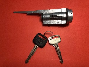 Toyota Camry Tundra Ignition Lock Cylinder Switch 2 Keys New Genuine Oem Il801 Ebay
