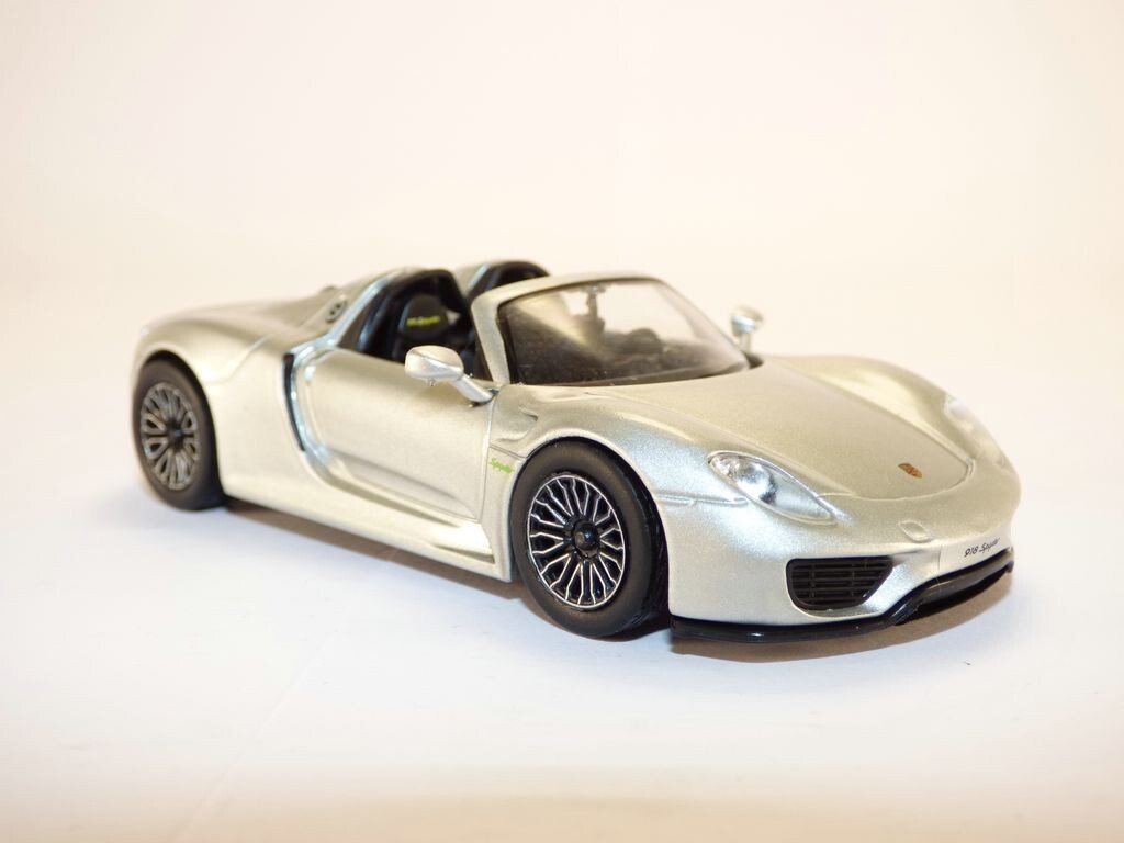 PORSCHE 918 Spyder gris 1/43