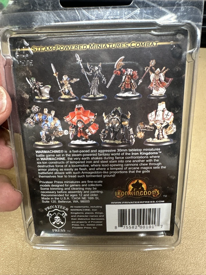 Warmachine - Protectorate Of Menoth - Holy Zealot Monolith Bearer Unit PIP 32023 - Image 3 of 3