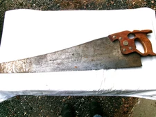 VINTAGE DISSTON NO. D-8 THUMB HOLE RIP SAW - 5 1/2 POINT