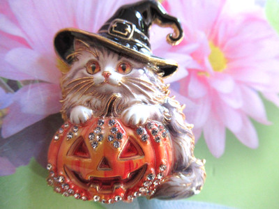 ADORABLE  KITTEN CAT ENAMEL WITH CRYSTAL WITCH HAT HALLOWEEN BROOCH  NEW