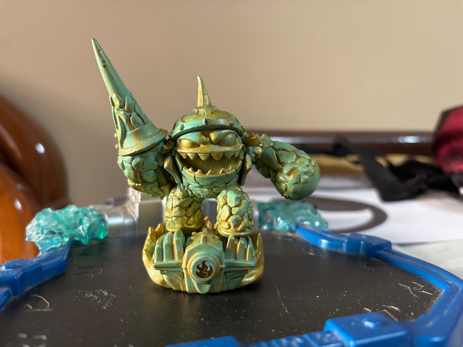 Patina lava lance eruptor