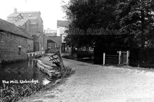 mzz-23 The Watermill, Uxbridge, London. Photo