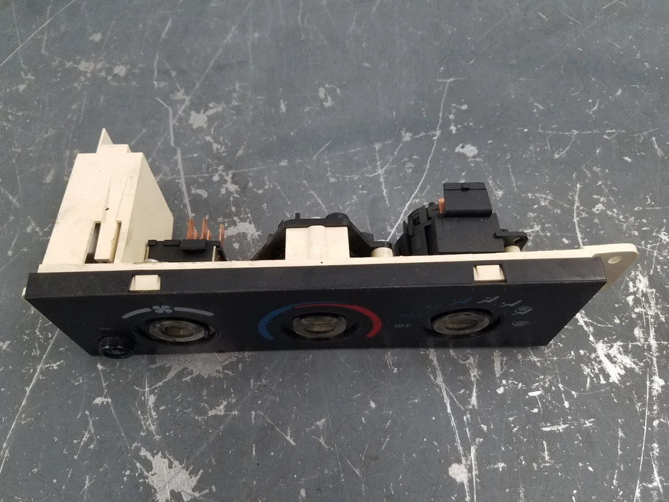 2002 Chevy Camaro SS Climate Control Panel #0914 VV9 Foto 3 de 4