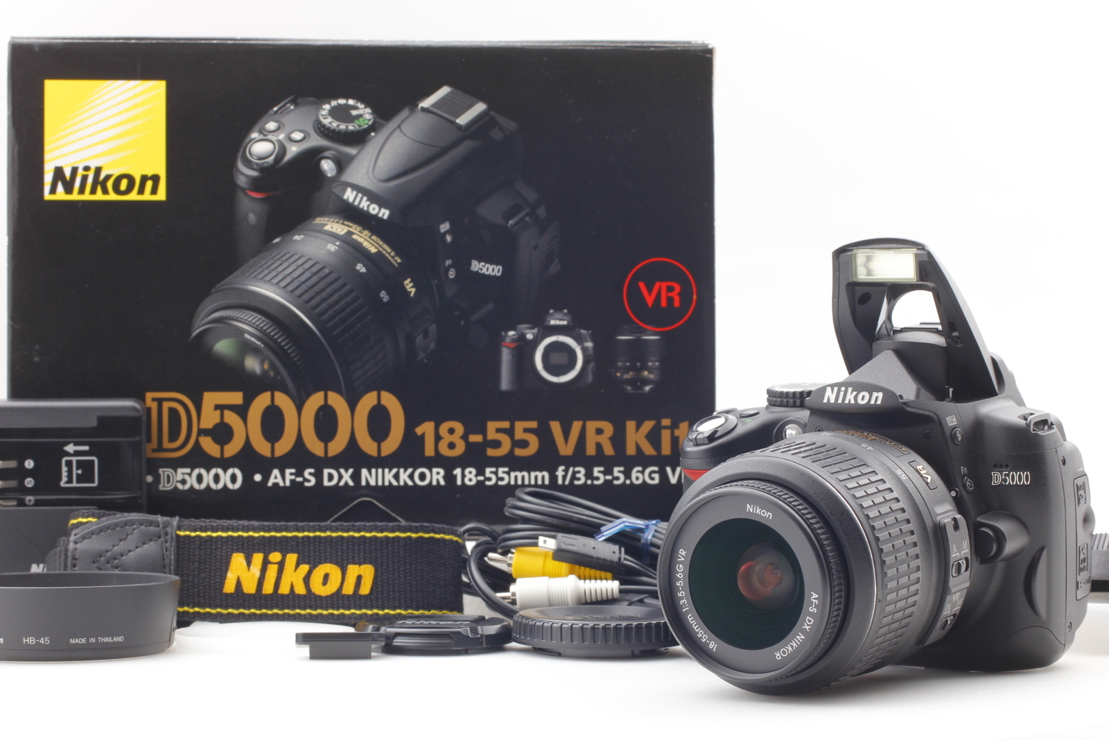 [Near MINT] Nikon D5000 12.3MP Digital SLR w/ AF-S18-55mm From JAPAN