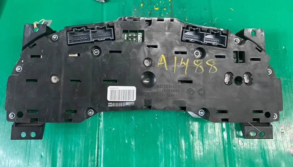 Cuadro de instrumentos velocímetro Dodge Avenger 2011-2014 72 k millas P56046511AC Foto 3 de 3