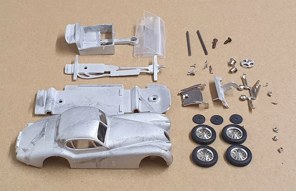 Kit Western Models escala 1/43 sin construir WMS45 - 1951 Jaguar XK120 FHD Foto 2 de 4