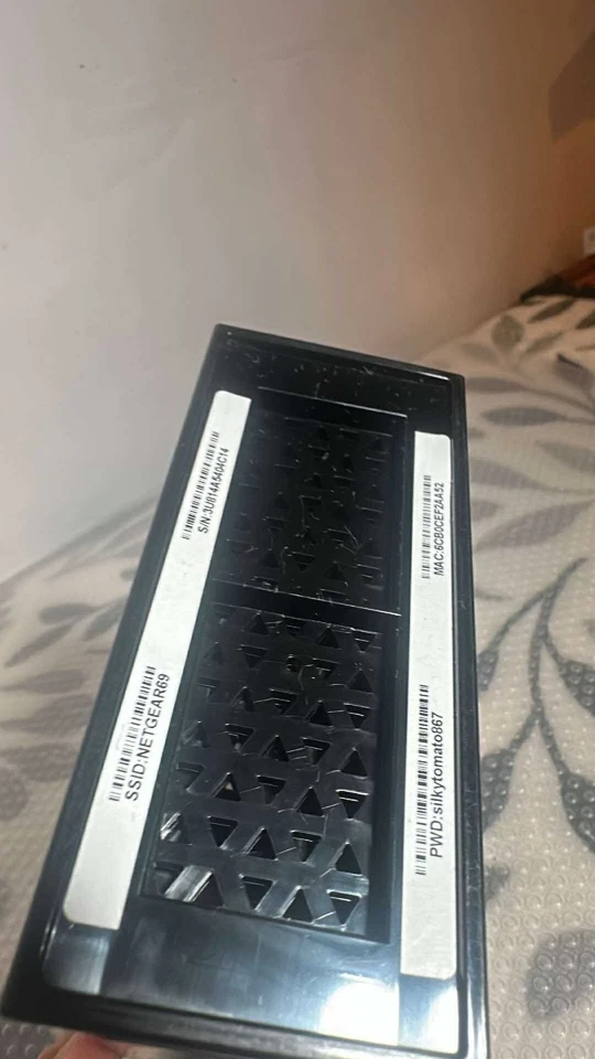 Netgear WNR2000v5 WiFi Router Wireless N 300Mbps – Used, No Power Adapter - Image 2 of 4