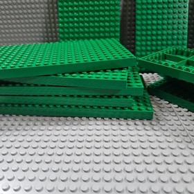 LEGO Green Baseplate Lot 17pc 30072 12x24 + 700e02 10x20 + 4204 8x16 Foundation