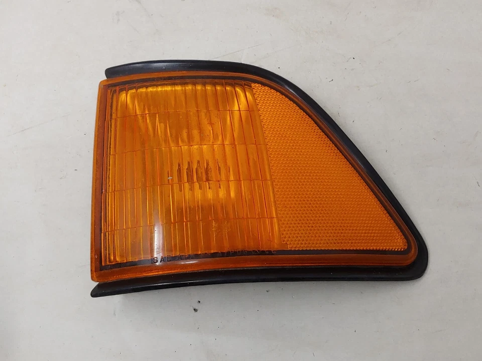 1989 - 1991 Dodge Spirit Turn Signal Corner Light Lamp Left Driver Side Lh Oem - Image 2 of 4