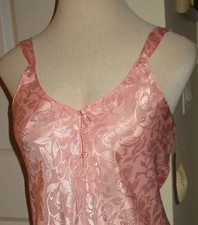 NEW PINK FLORAL WOMANS NIGHT GOWN SIZE MEDIUM Adorable