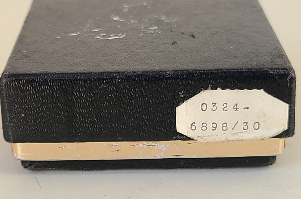 Vintage Towncraft Small Goldtone Bar Clip In Orginal Box Sold At Penneys - Image 4 of 4