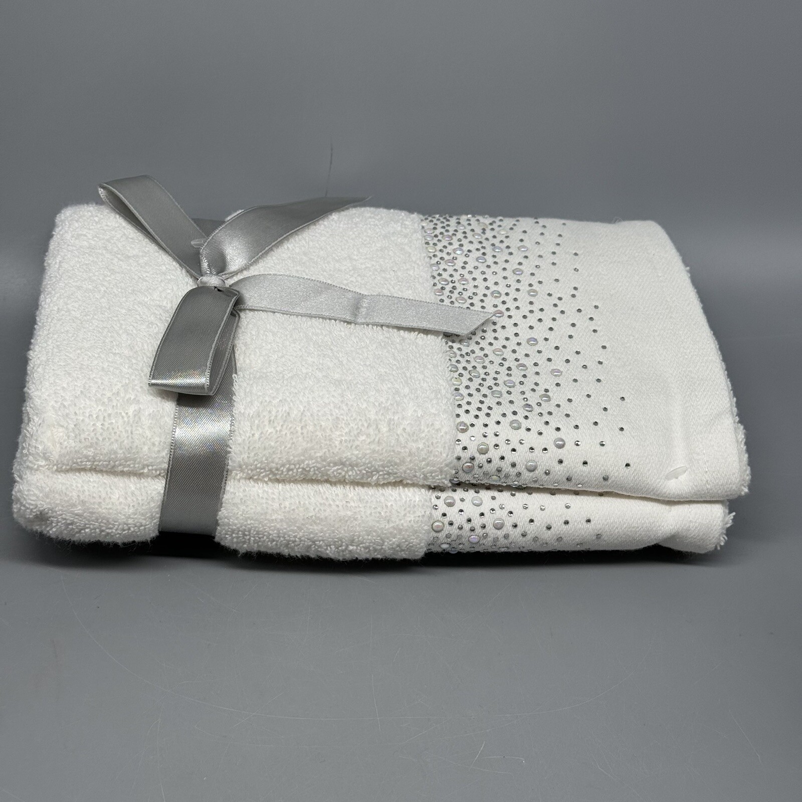 Luxe Habitat Rhinestone Opal Plush White 2 Hand Towel Set Christmas