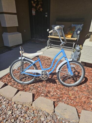Vintage Schwinn kids girls Bike- Classic Beauty!