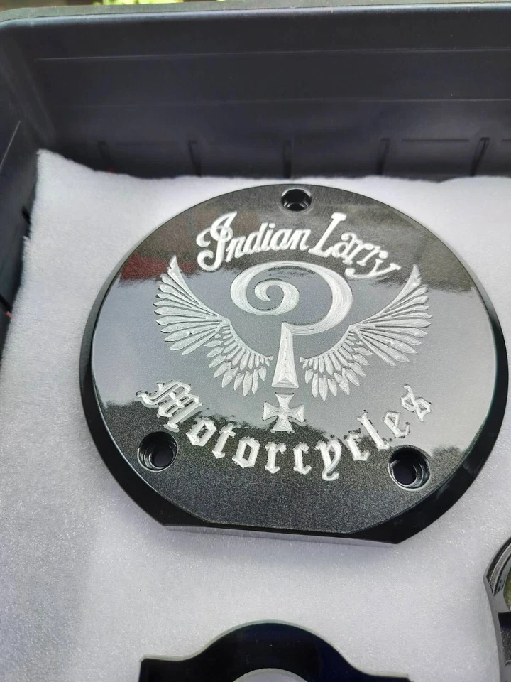 Cubierta Derby con aletas negra para Yamaha XV950 2013-2019 Yamaha Bolt-R 2020-2024 Foto 4 de 4