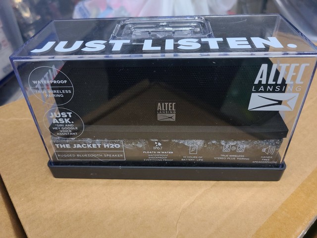 Jacket H20 3 Rugged Bluetooth Speaker 