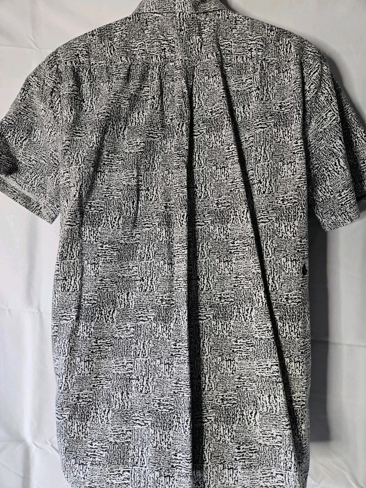 Volcom Mens Shirt Large Regular Fit Short Sleeve Button Up Collared Zebra - Image 4 of 4
