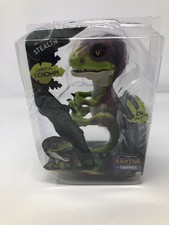 Untamed Raptor by Fingerlings - Stealth Green - Interactive Collectible Dinosa