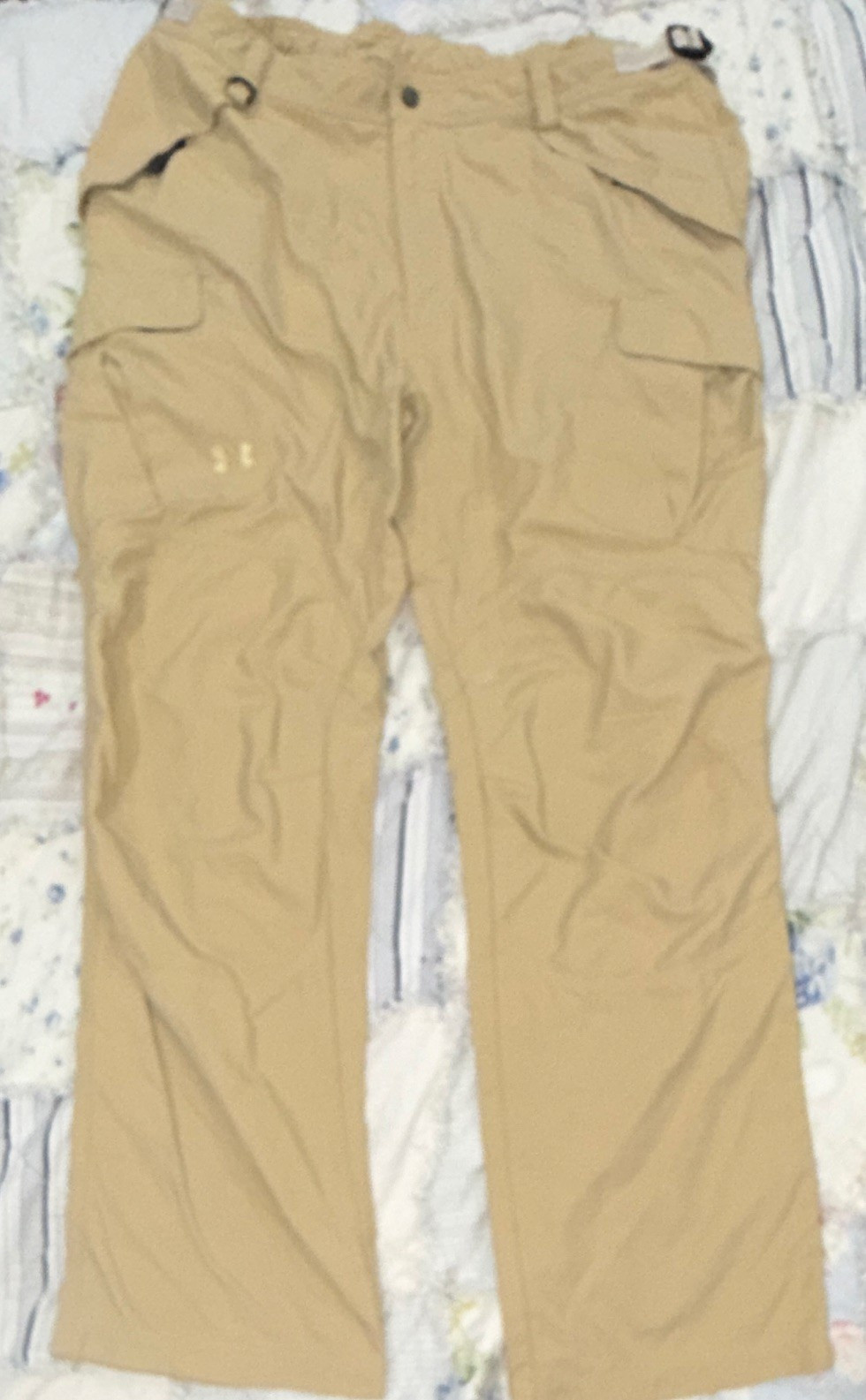 Under Armour Men’s Beige Cargo Pants XL Regular Flat Front Button Pockets
